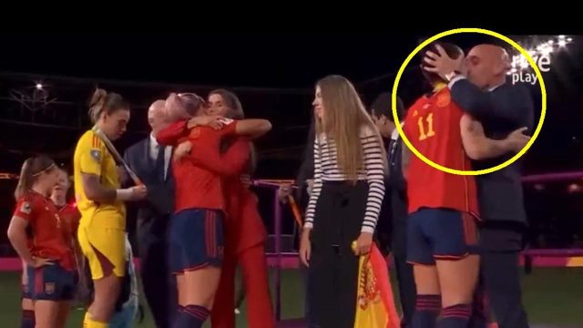 Jennifer Hermoso kissed by the President of Spanish football in 2023.