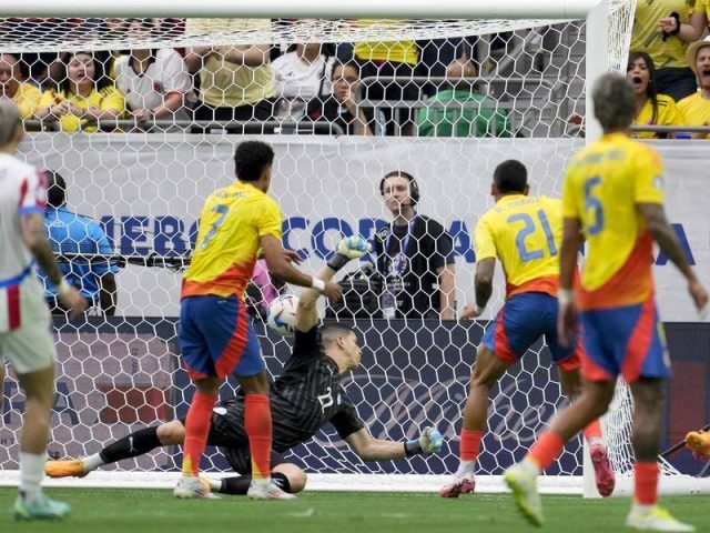 Colombia beat Paraguay in Copa America opener