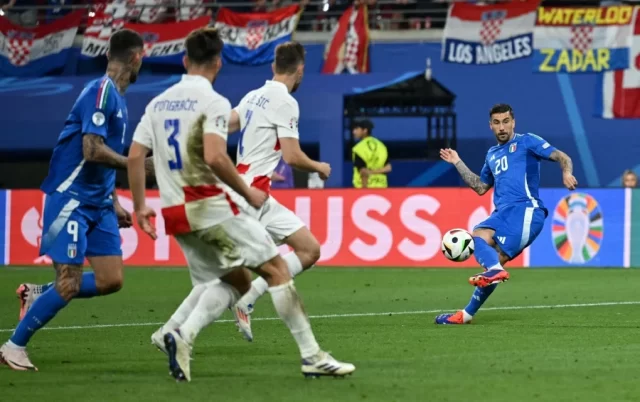 Zaccagni's last-gasp stunner against Croatia sends Italy through to last 16