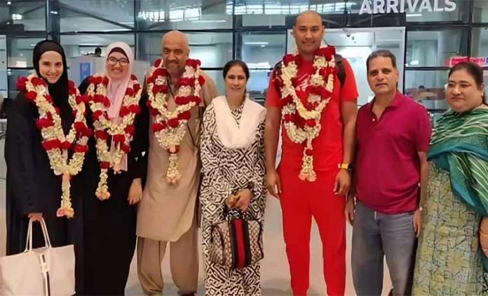 Sania Mirza's return home after performing Hajj