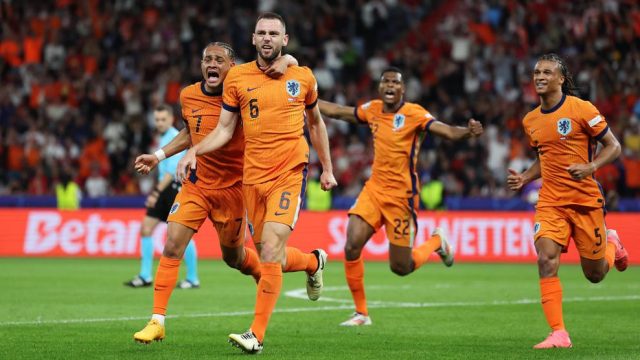 Stefan de Vrij enjoys his equaliser
