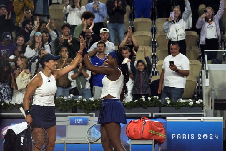 Florida's Coco Gauff and Jessica Pegula advance in 2024 Olympics women's doubles tennis