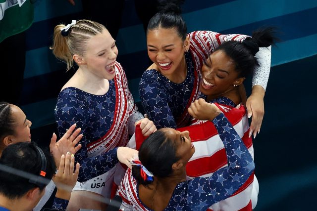 Simone Biles leads U.S. gymnastics team to Olympic gold