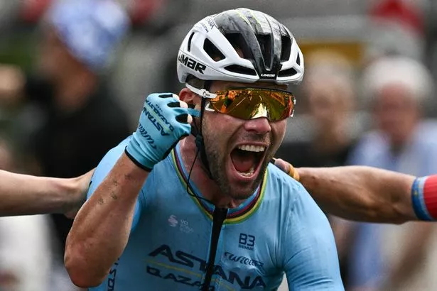 Mark Cavendish claims record-breaking 35th Tour de France stage win