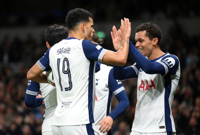 10-man Spurs beat Qarabag in Europa League opener