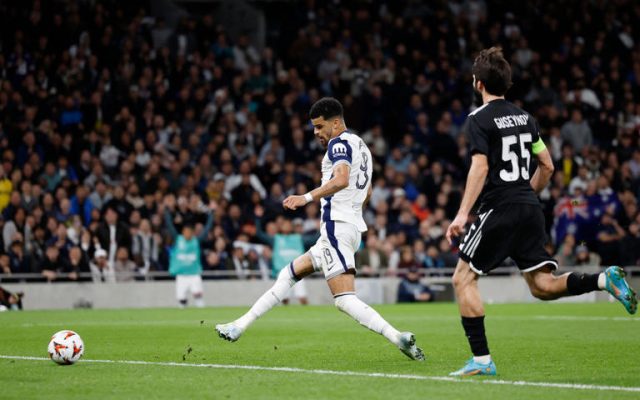 Tottenham overcome early red card to brush aside Qarabag in Europa League