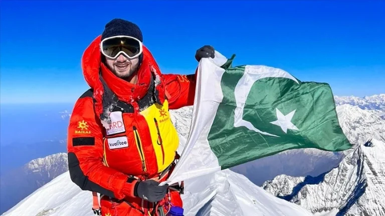 Pakistani mountaineer Shahroz Kashif became the youngest Pakistani to climb the world's 14 highest peaks