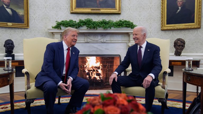 15542949_Trump-Biden-White-House-img