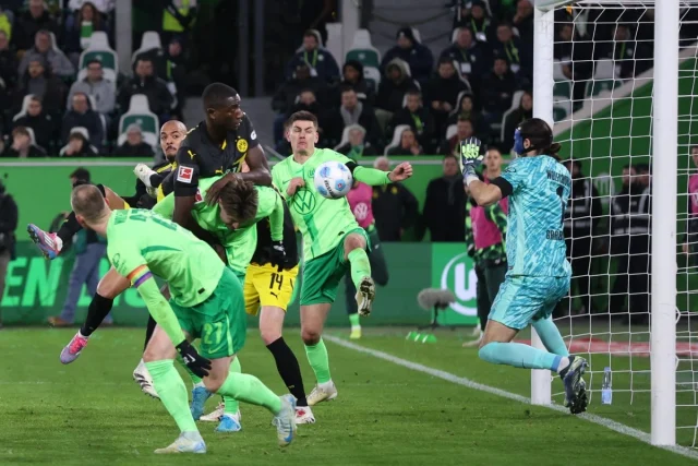 German Bundesliga: Borussia Dortmund defeats Wolfsburg 3-1