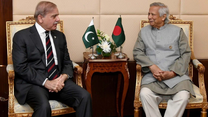 Important meeting between Shehbaz Sharif and Bangladesh Chief Advisor on the sidelines of D-8 Summit