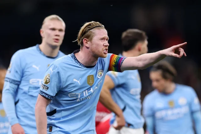 Premier League: Manchester City beat Nottingham Forest 3-0