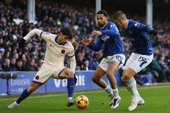 Chelsea held by Everton in goalless draw at Goodison Park