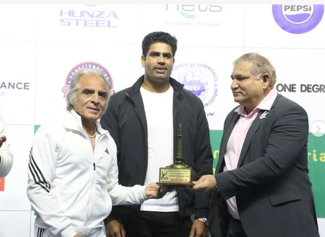 Pakistan Tennis Federation awards Rashid Malik with 'Lifetime Achievement Award'