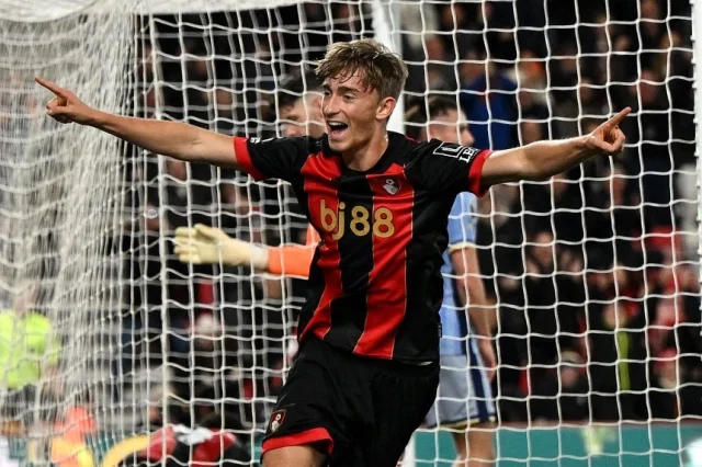 Huijsen header moves AFC Bournemouth above Spurs.