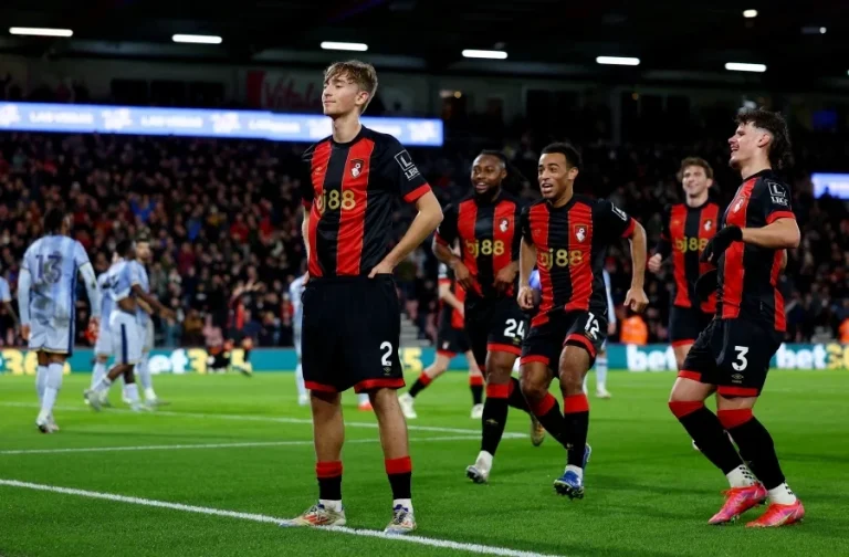 Premier League: Bournemouth beat Tottenham 1-0