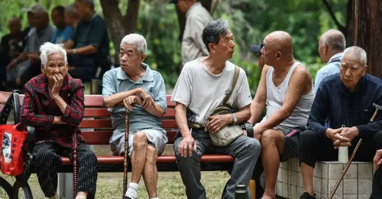 check-afp-shrinking-ageing-population-makes-s-korea-super-aged-society-676a3a9ce55df_600