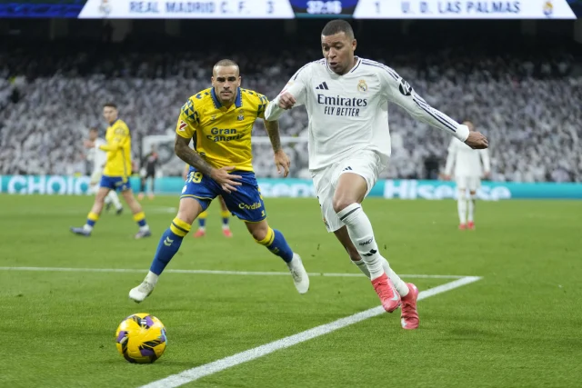 Real Madrid takes top spot in La Liga with 4-1 win over Las Palmas