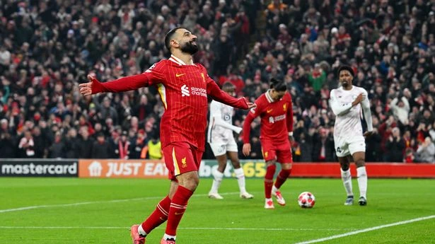 Brilliant Mohamed Salah keeps Reds top of the Champions League