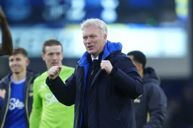 Everton beat Tottenham in first half to give David Moyes first win