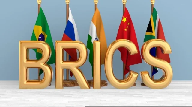 Trump warns BRICS countries: "Anything that replaces the dollar will face 100% tariffs"