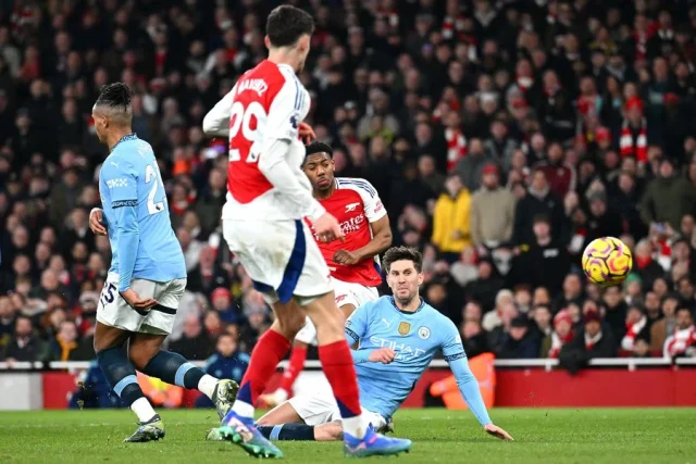 Premier League: Arsenal thrash Manchester City 5-1