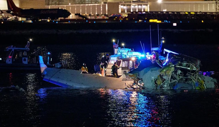 Washington plane crash: More than 40 bodies recovered from Potomac River