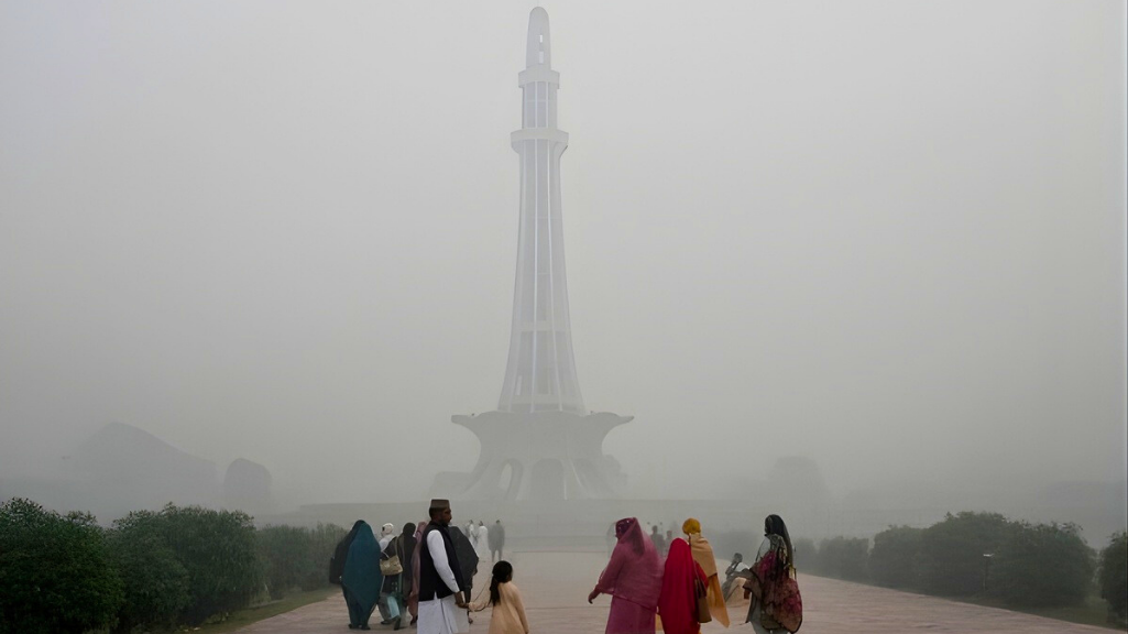 India's Diwali pollution made Pakistan's air toxic, Lahore declared the most polluted city in the world