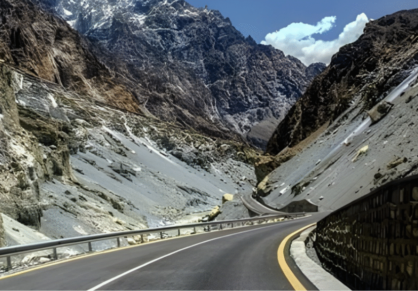 Pakistan invites China to invest in Karakoram Alternative Highway