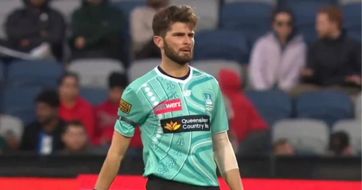 Shaheen Afridi suffers knee injury during Big Bash League-BBL