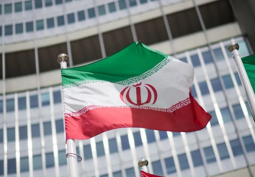 Iran's soft stance ahead of Geneva talks, hints at economic benefits in exchange for sanctions