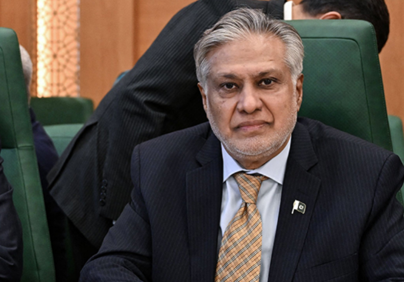 Ishaq Dar active despite minor shoulder fracture, accident while receiving Egyptian Foreign Minister