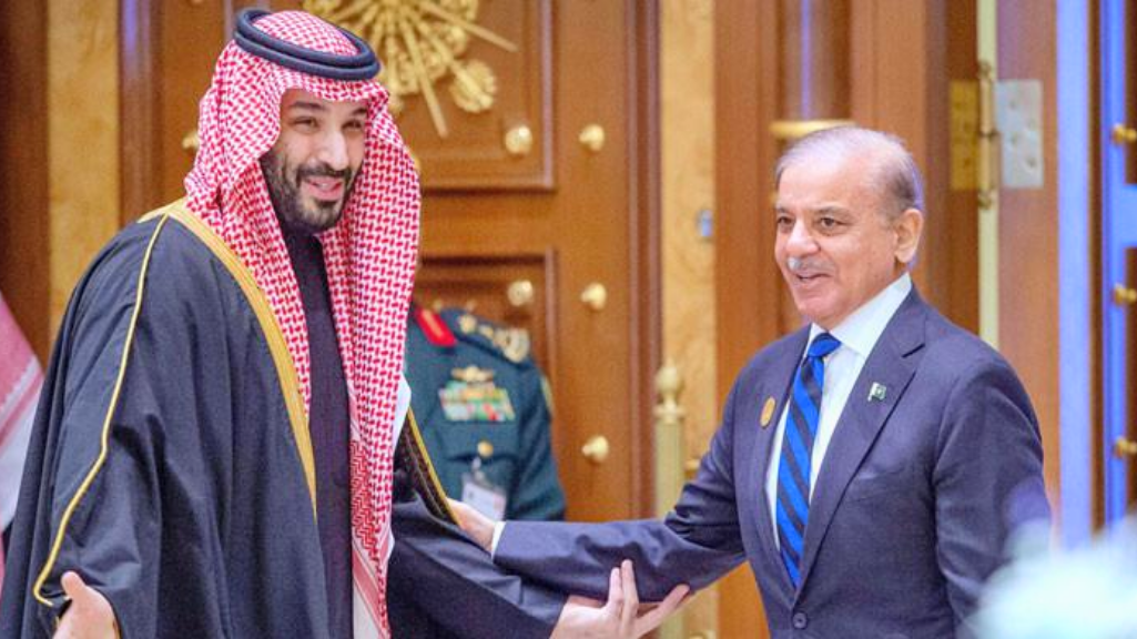 Prime Minister Shehbaz Sharif leaves for Saudi Arabia on a short visit, important meeting with Mohammed bin Salman expected