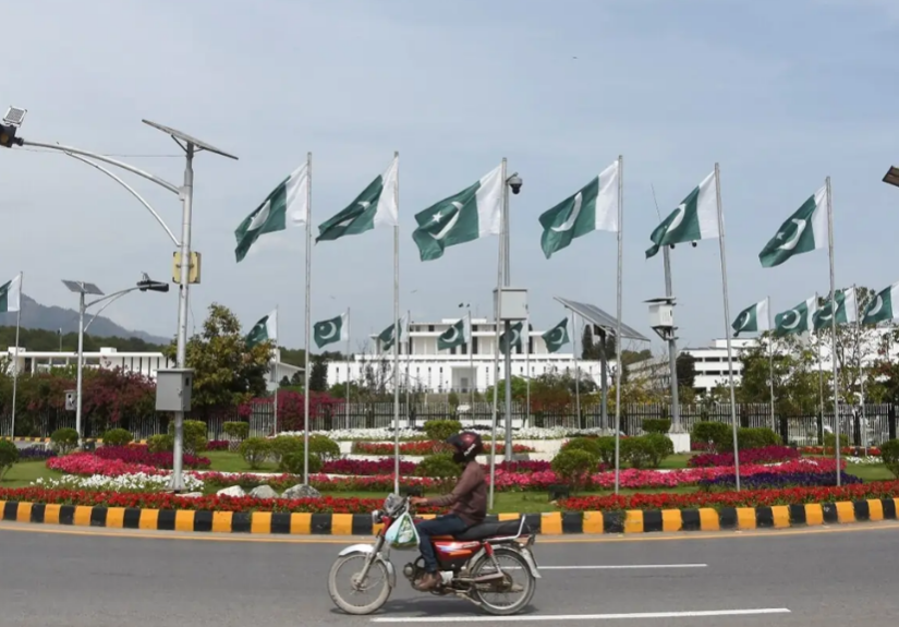 Citizens worried about security lockdown-like situation in Rawalpindi, closed roads and transport suspension