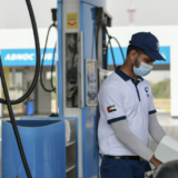 Crowds in UAE, waiting for an hour at pumps before petrol becomes more expensive