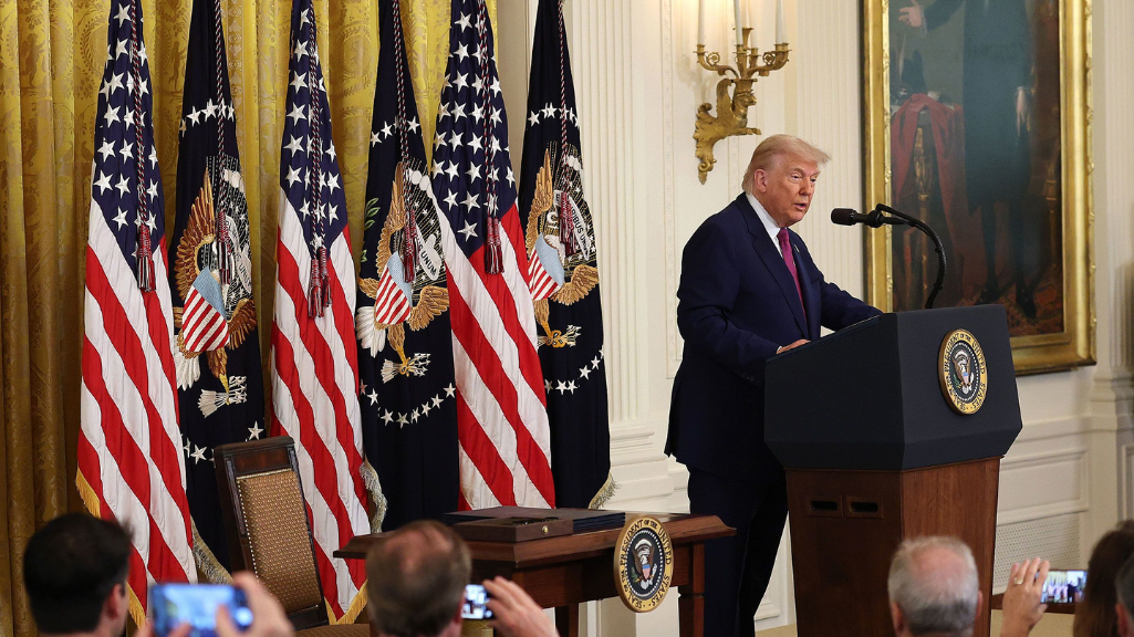 Trump's stern warning on Iran, fears of a major war increase - diplomatic efforts also intensify