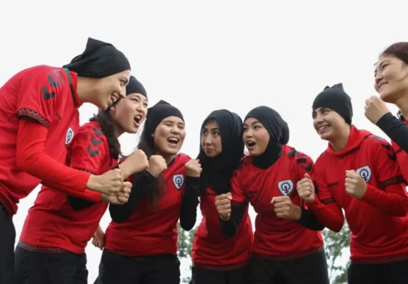 FIFA's historic decision: Afghan refugee women's football team allowed to participate in international competitions-X