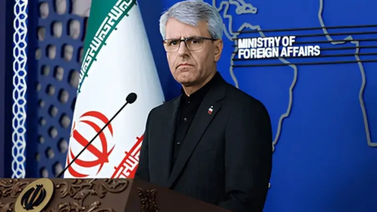 Iran strongly reacts to US threats against Oman, calls the move illegal