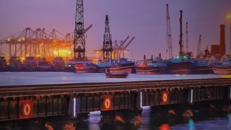 Gulf tensions benefit Pakistan, with significant increase in ship arrivals at Karachi Port