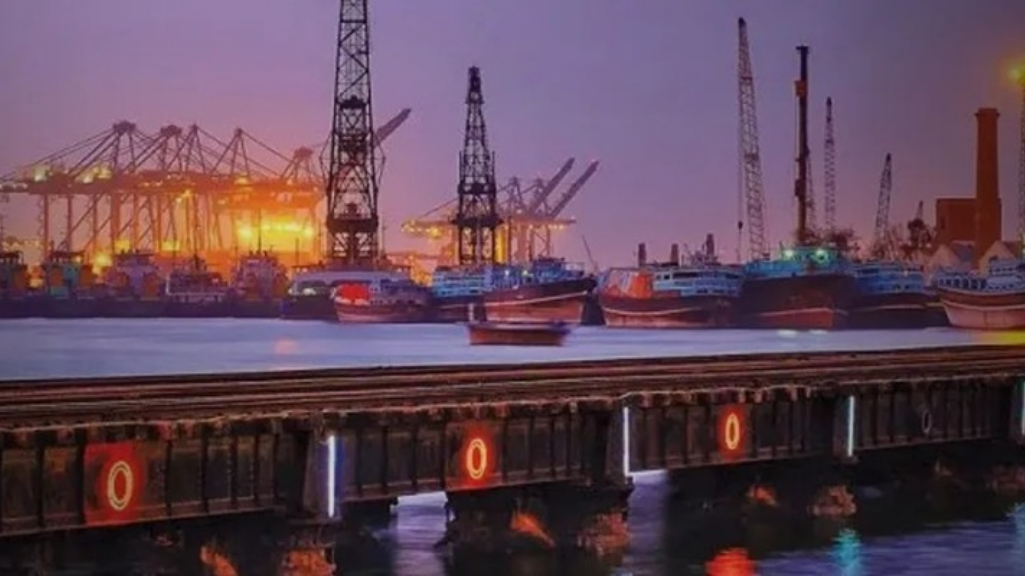 Gulf tensions benefit Pakistan, with significant increase in ship arrivals at Karachi Port
