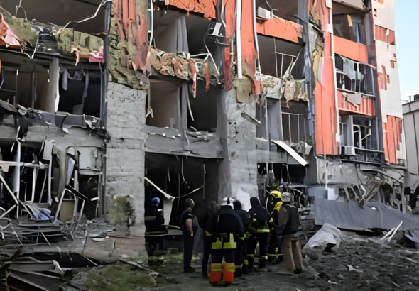 Russia launches major airstrike on Ukraine, killing 10 people, injuring dozens