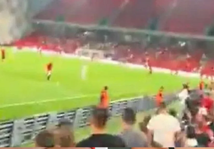 Shoes and trash rain down on Israeli players in Albania-X