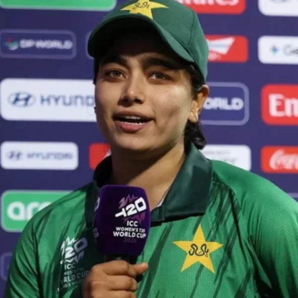 پاکستان ویمن کرکٹ ٹیم کی کپتان فاطمہ ثناء نے دی ہنڈرڈ لیگ کے ساتھ معاہدہ کر لیا