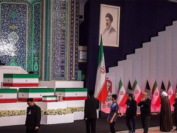 ایران میں آیت اللہ علی خامنہ ای کی آخری رسومات، وزیراعظم شہباز شریف تہران پہنچ گئے