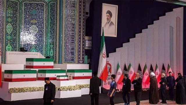 ایران میں آیت اللہ علی خامنہ ای کی آخری رسومات، وزیراعظم شہباز شریف تہران پہنچ گئے