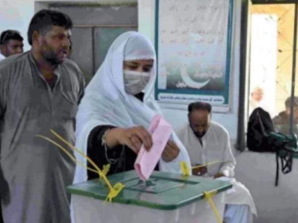 آزاد کشمیر انتخابات: پہلے مرحلے میں ن لیگ کو برتری، ہنگامہ آرائی اور دھاندلی کے الزامات