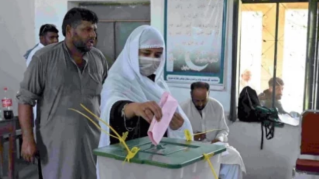 آزاد کشمیر انتخابات: پہلے مرحلے میں ن لیگ کو برتری، ہنگامہ آرائی اور دھاندلی کے الزامات