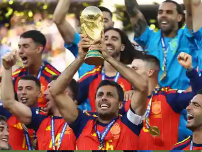 اسپین ارجنٹینا کو 1-0 سے ہرا کر فٹبال کا نیا عالمی چیمپئن بن گیا