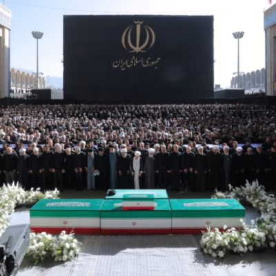 تہران میں لاکھوں افراد کی شرکت، آیت اللہ خامنہ ای کو خراجِ عقیدت، مجتبیٰ خامنہ ای کی عدم موجودگی برقرار