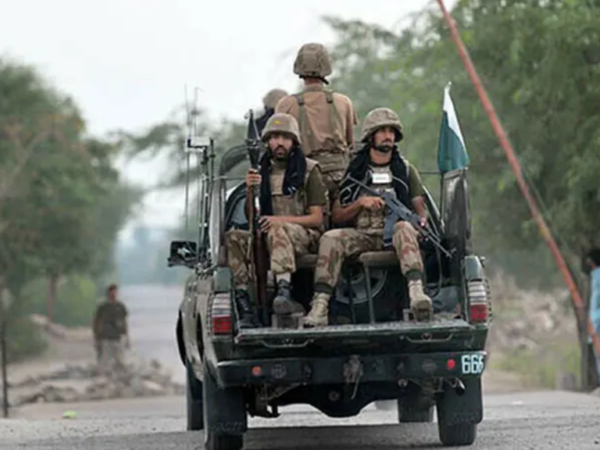 زیارت میں دہشت گردوں کا حملہ، 2 ایس ایچ اوز سمیت 9 پولیس اہلکار شہید، جوابی کارروائی میں 15 خوارج ہلاک