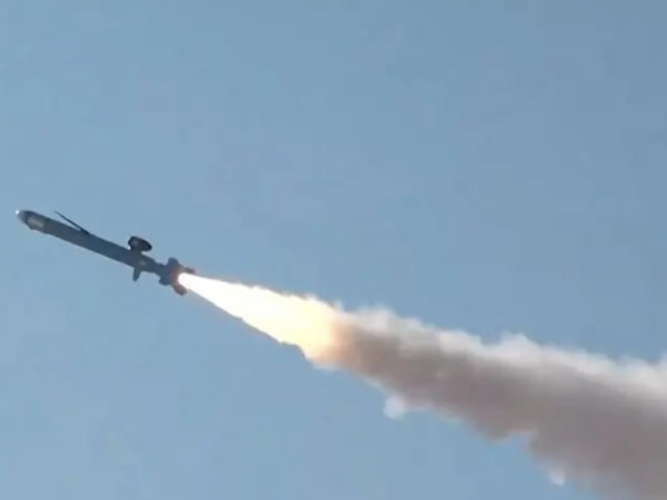 ایران سے 2 بیلسٹک میزائل داغے جانے کا دعویٰ، امارات میں خطرے کی گھنٹی بج گئی